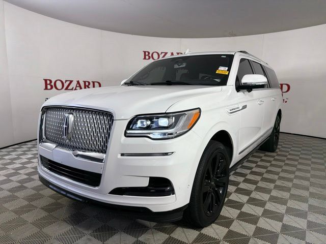 Used 2022 Lincoln Navigator L Reserve AWD/4WD image 4