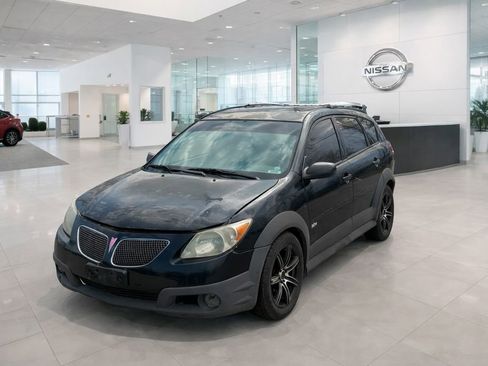 Used 2006 Pontiac Vibe w/ Sun And Sound Package image 1