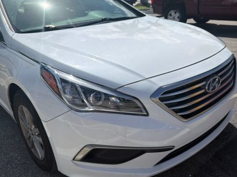Used 2017 Hyundai Sonata SE FWD image 1
