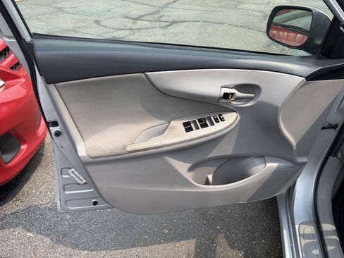 Used 2012 Toyota Corolla LE FWD image 10
