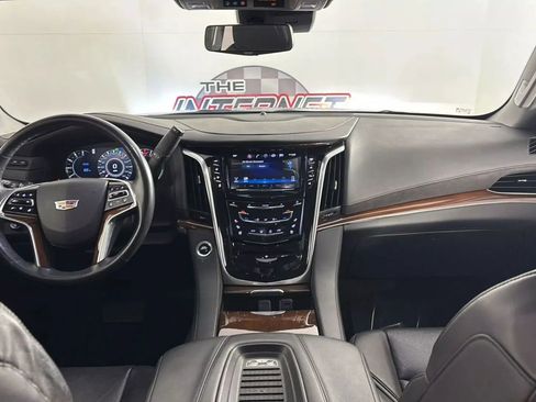 Used 2020 Cadillac Escalade Premium Luxury w/ LPO, Radiant Package AWD/4WD image 12