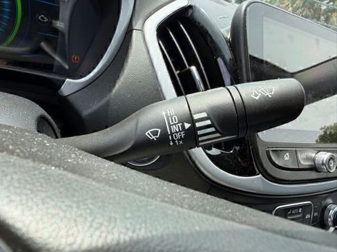 Used 2018 Chevrolet Volt LT w/ Comfort Package FWD image 13