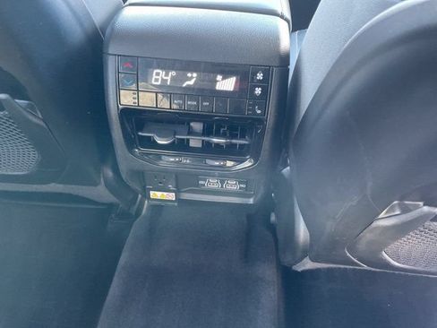 Used 2021 Jeep Grand Cherokee L Limited AWD/4WD image 15