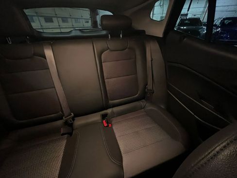 Used 2025 Chevrolet Trax LT image 36