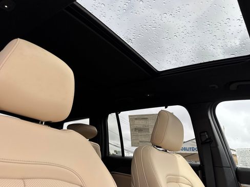 New 2025 Jeep Grand Cherokee L Limited w/ Luxury Tech Group II image 17