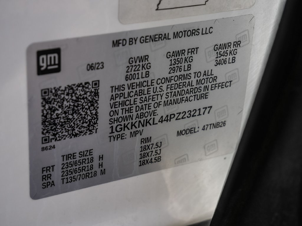 Used 2023 GMC Acadia SLE w/ LPO, Floor Liner Package FWD image 36