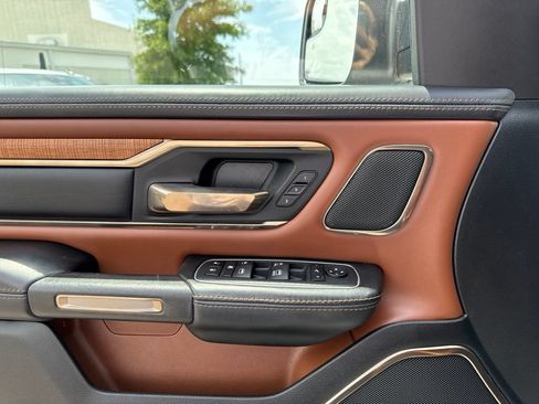 Used 2022 RAM 1500 Limited AWD/4WD image 10
