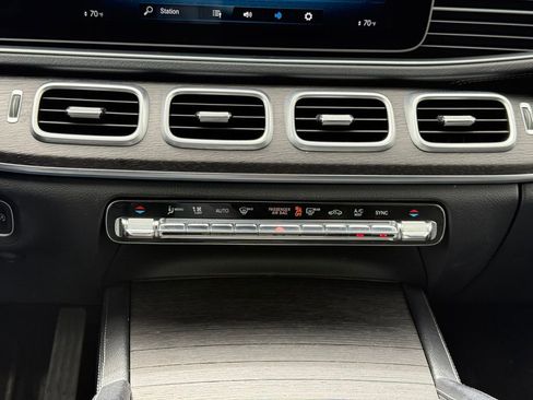 Used 2020 Mercedes-Benz GLS 450 4MATIC image 12