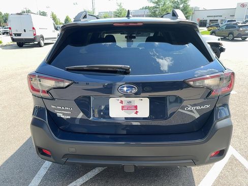 Certified 2024 Subaru Outback Premium image 6