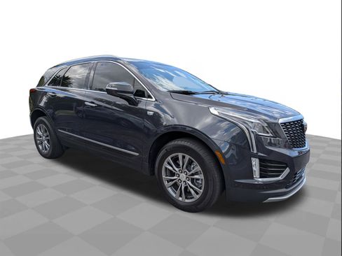 Certified 2022 Cadillac XT5 Premium Luxury FWD image 2