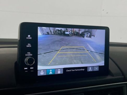 Used 2025 Honda Pilot Touring image 12