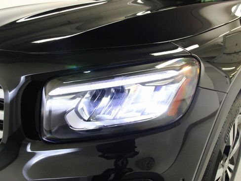 Certified 2025 Mercedes-Benz GLB 250 4MATIC image 9