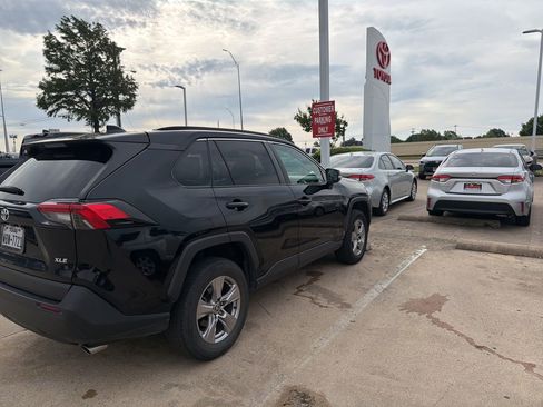 Used 2023 Toyota RAV4 XLE FWD image 3
