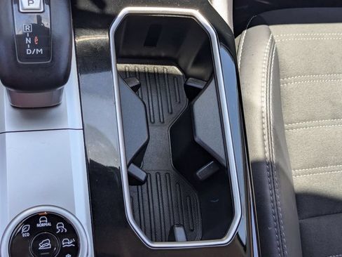 Used 2025 Mitsubishi Outlander SE FWD image 24