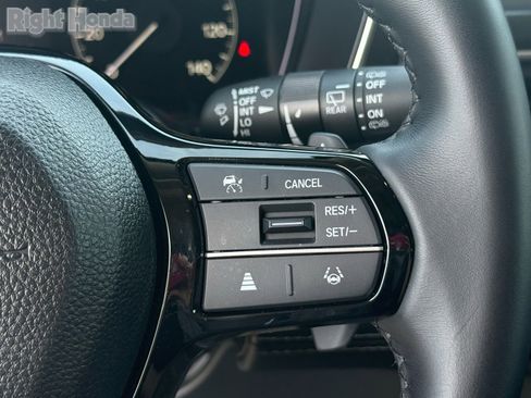 Used 2025 Honda Pilot Touring image 17