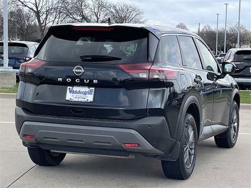 Used 2023 Nissan Rogue S image 4