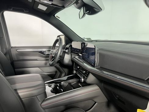 Used 2025 Chevrolet Tahoe RST image 31