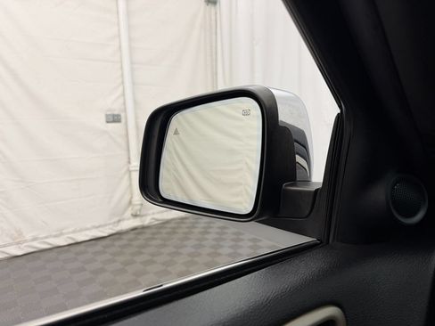 Used 2017 Jeep Grand Cherokee Limited AWD/4WD image 18