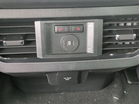 New 2025 Ford F250 Platinum w/ FX4 Off-Road Package image 15