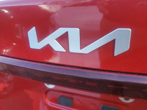 Used 2022 Kia Forte LXS w/ LXS Technology Package image 6