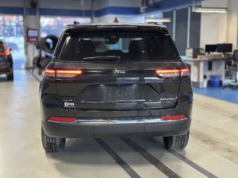 Used 2023 Jeep Grand Cherokee Limited image 6