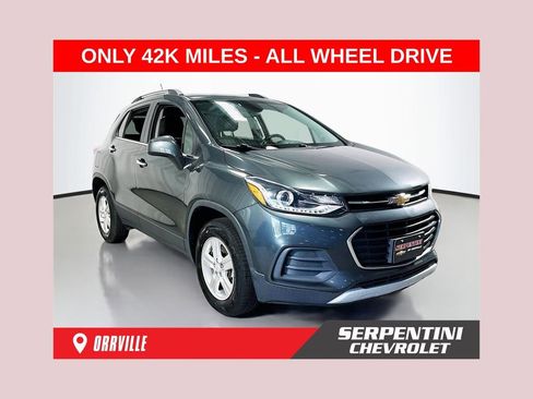 Used 2018 Chevrolet Trax LT w/ LT Convenience Package AWD/4WD image 1