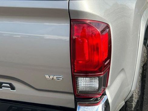 Certified 2019 Toyota Tacoma SR5 RWD image 18