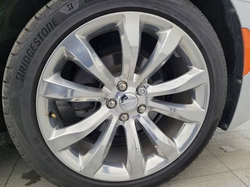 Used 2019 Chrysler 300 Touring L w/ Quick Order Package 22F RWD image 31