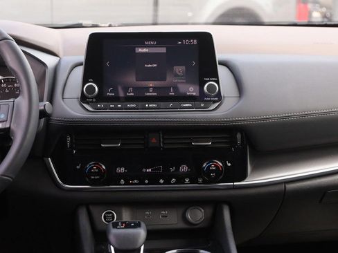 Used 2021 Nissan Rogue SV w/ Premium Package image 27