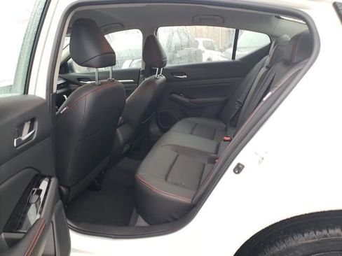 New 2025 Nissan Altima 2.5 SR image 12