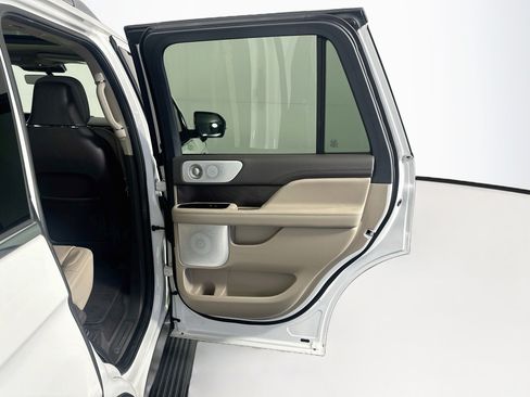 Used 2023 Lincoln Navigator Reserve AWD/4WD image 34