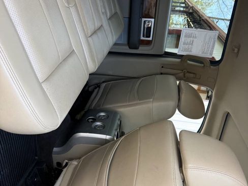 Used 2010 Ford F150 Lariat image 9