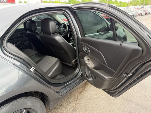 Used 2015 Chevrolet Malibu LT FWD image 10