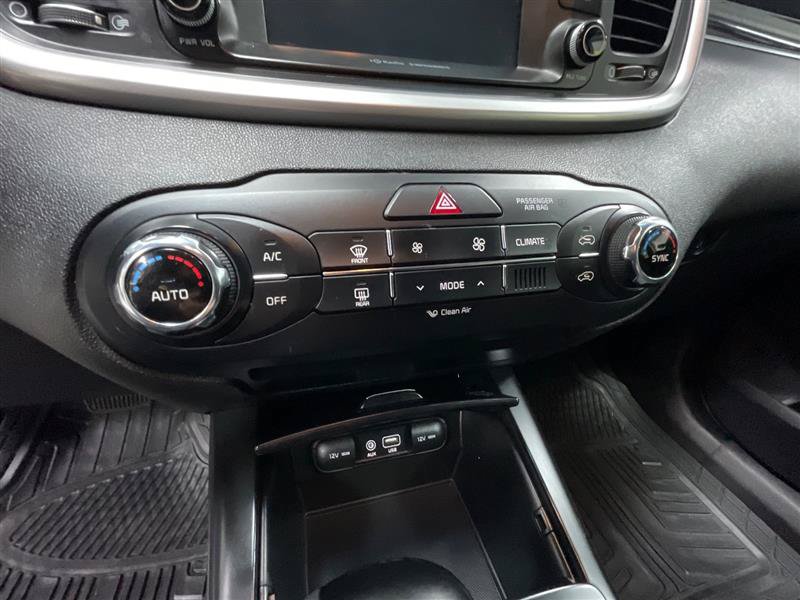 Used 2018 Kia Sorento AWD image 16