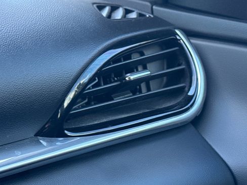 Used 2017 Chevrolet Volt Premier w/ Driver Confidence II Package image 29