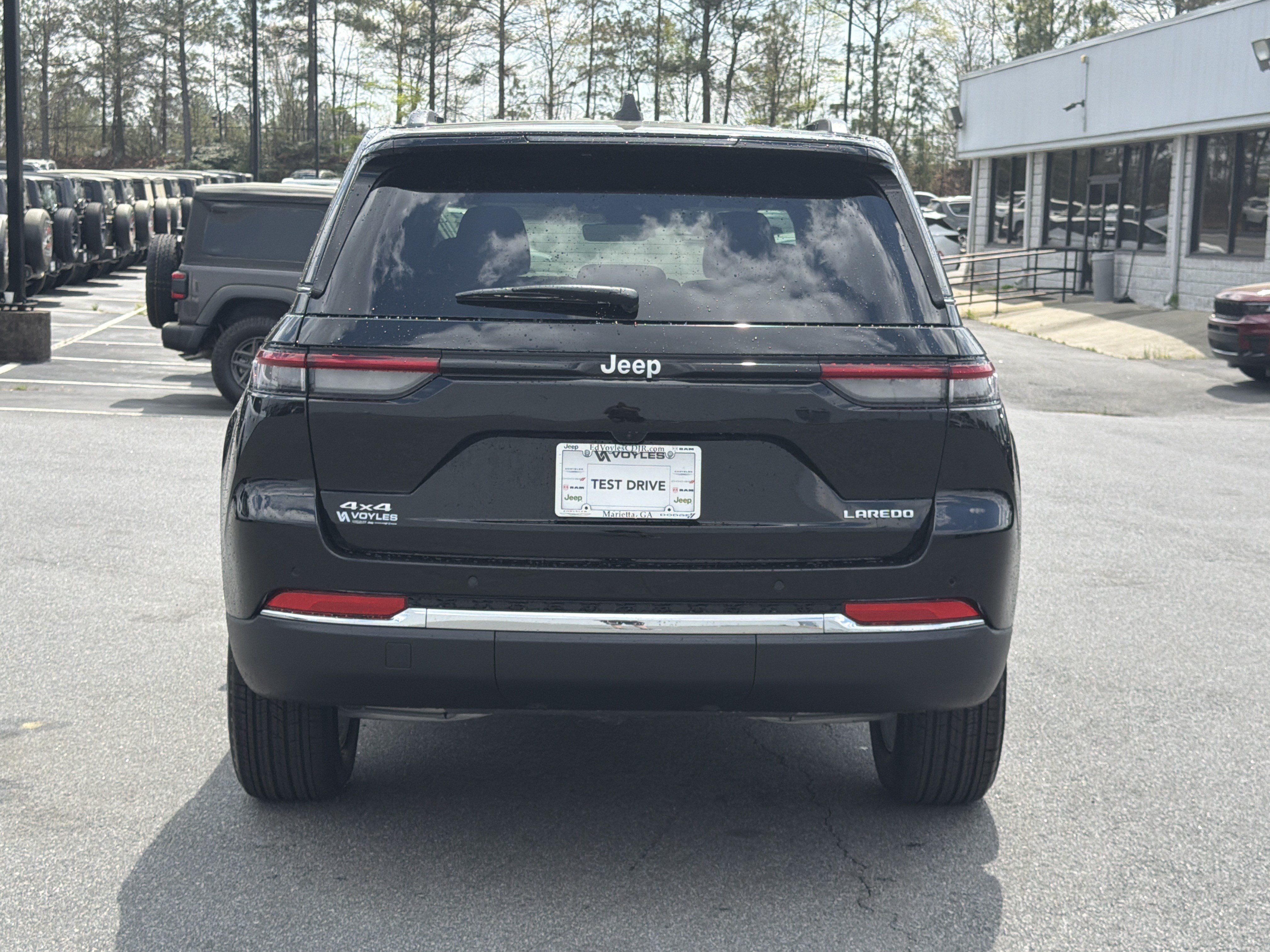 New 2026 Jeep Grand Cherokee Laredo w/ Trailer Tow Package AWD/4WD image 7