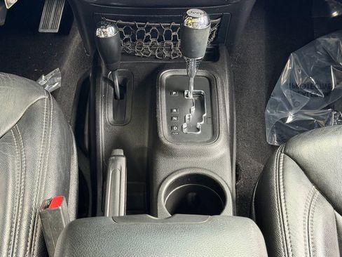 Used 2013 Jeep Wrangler Unlimited Sahara w/ Connectivity Group AWD/4WD image 47