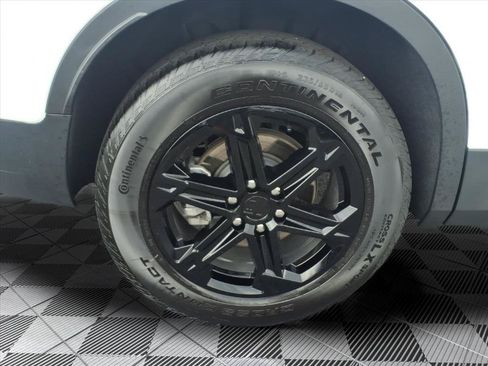 Used 2025 Chevrolet Blazer LT AWD/4WD image 28