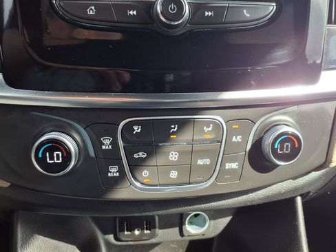 Used 2023 Chevrolet Traverse LS w/ Safety Package image 7