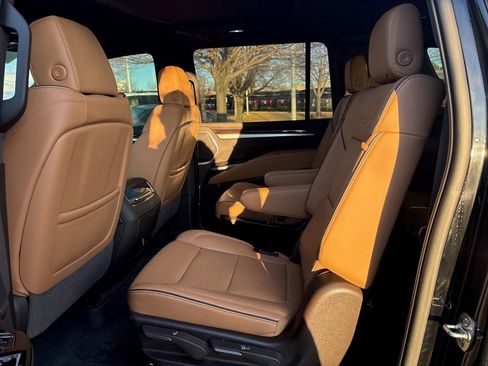 Certified 2025 Cadillac Escalade ESV Premium Luxury image 13