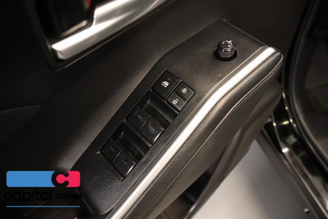 Used 2024 Toyota Highlander XLE AWD/4WD image 10