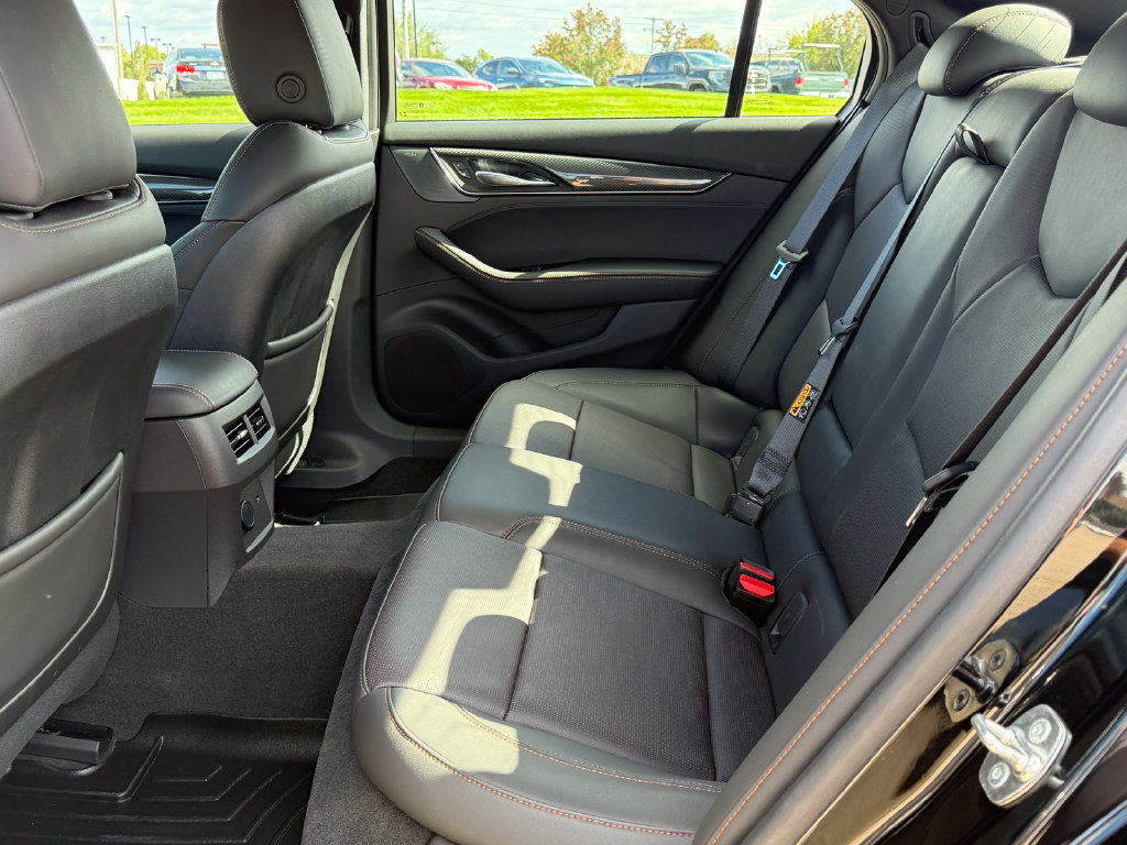 Certified 2025 Cadillac CT5 V w/ LPO, ONYX Package AWD/4WD image 4