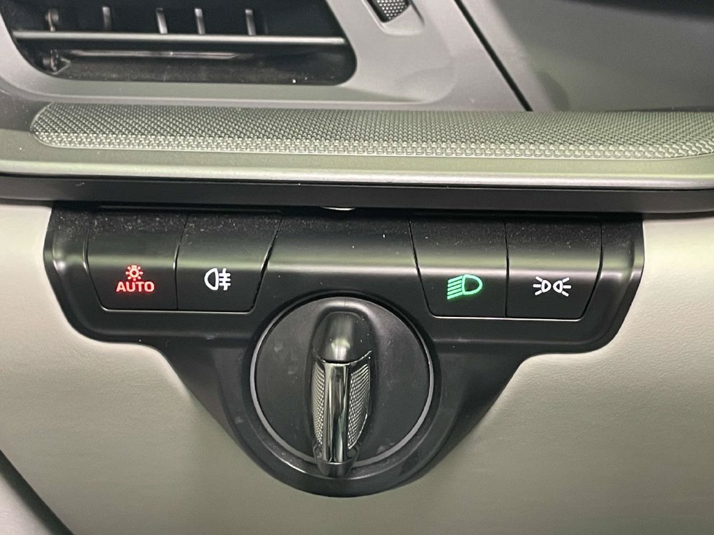 Certified 2024 Porsche 911 Carrera RWD image 38