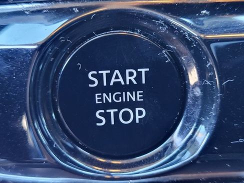 Used 2025 Nissan Pathfinder SL image 17