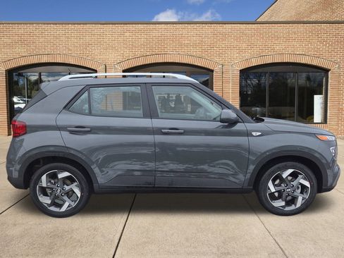 New 2026 Hyundai Venue SEL image 2