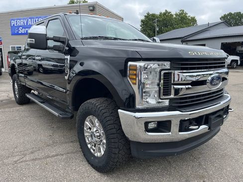 Used 2019 Ford F250 XLT w/ XLT Premium Package AWD/4WD image 4