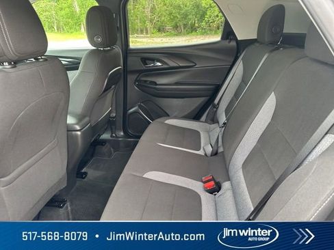 Used 2025 Chevrolet TrailBlazer LT AWD/4WD image 17