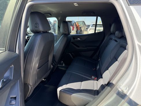 Used 2025 Chevrolet Equinox LT w/ Convenience Package II AWD/4WD image 8