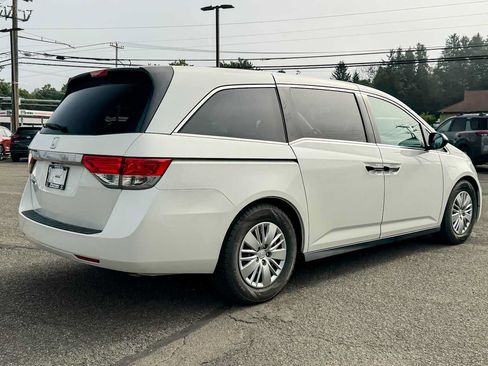 Used 2014 Honda Odyssey LX image 3