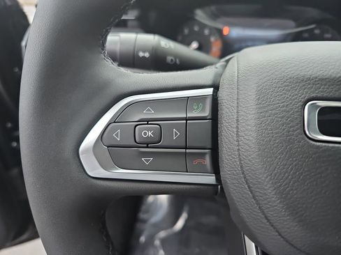 New 2026 Jeep Compass Latitude image 17